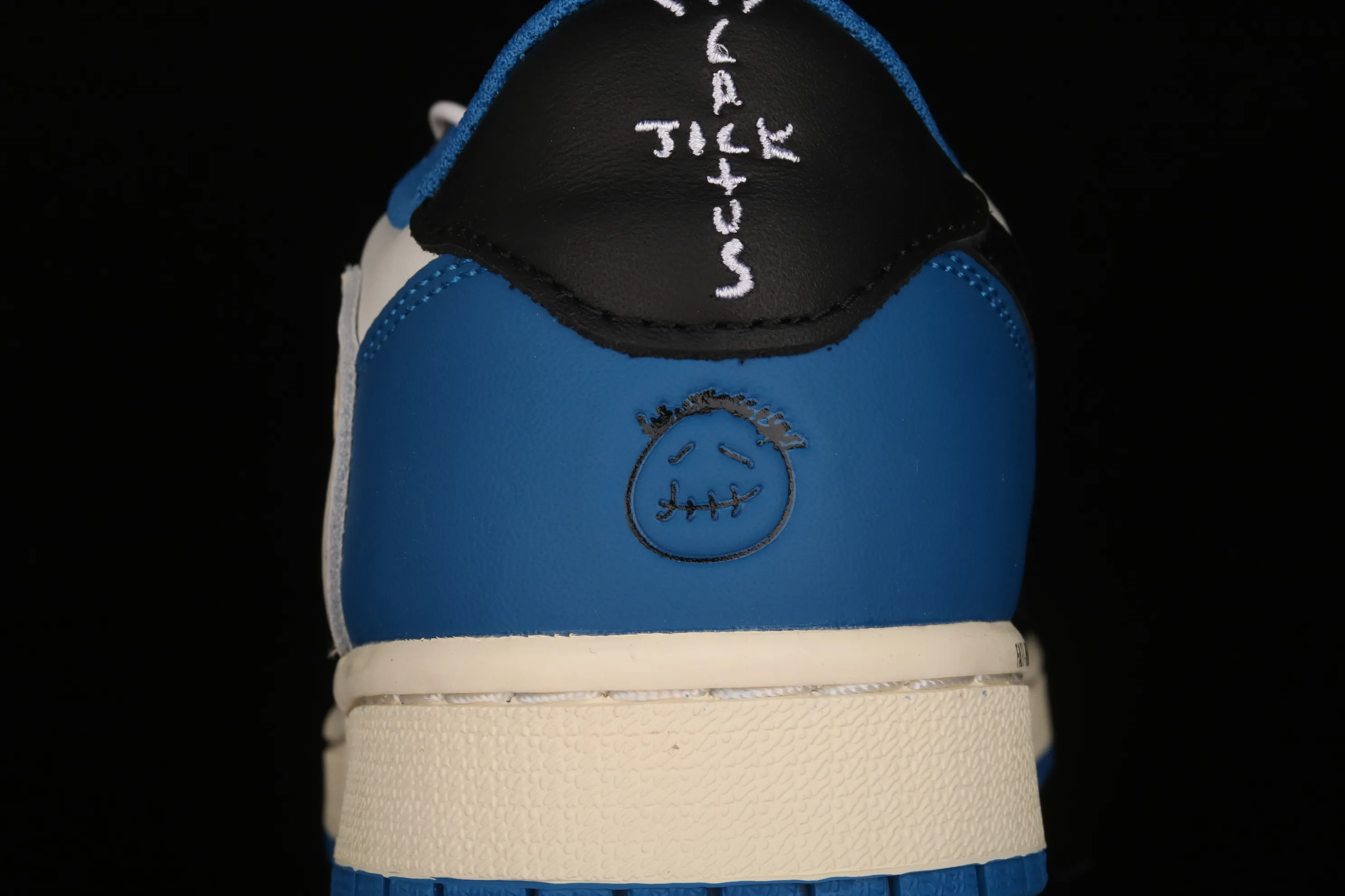 All Categories Air Jordan Jordan Series Basketball Shoes Air Jordan 1 Low L Version Travis Scott x Air Jordan 1 High OG AJ1 Lightning Undercut Low DM7866-140
